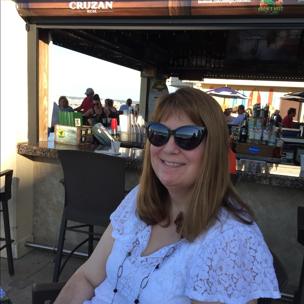 Meet your Posher, Suzanne